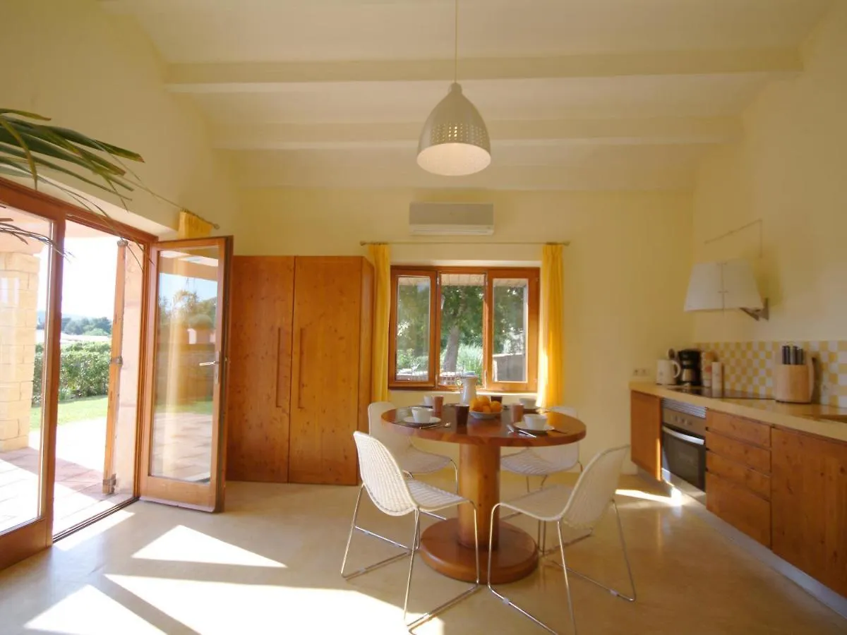 Villa Barcares Petit, piscina, jardines junto a playa en Alcudia