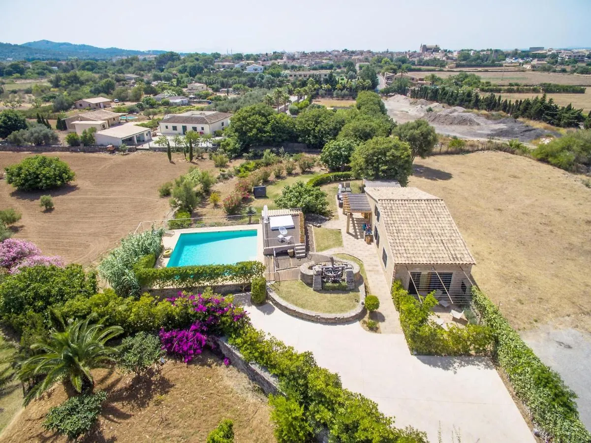 Villa Barcares Petit, piscina, jardines junto a playa en Alcudia España