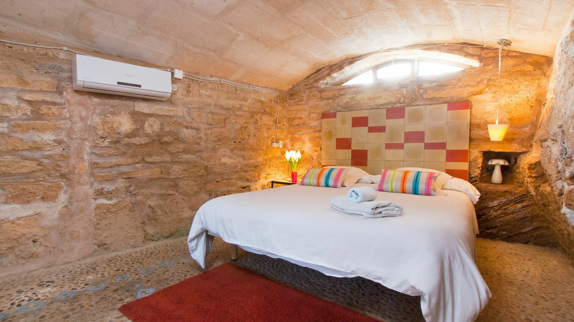 Villa Barcares Petit, piscina, jardines junto a playa en Alcudia  Alcúdia