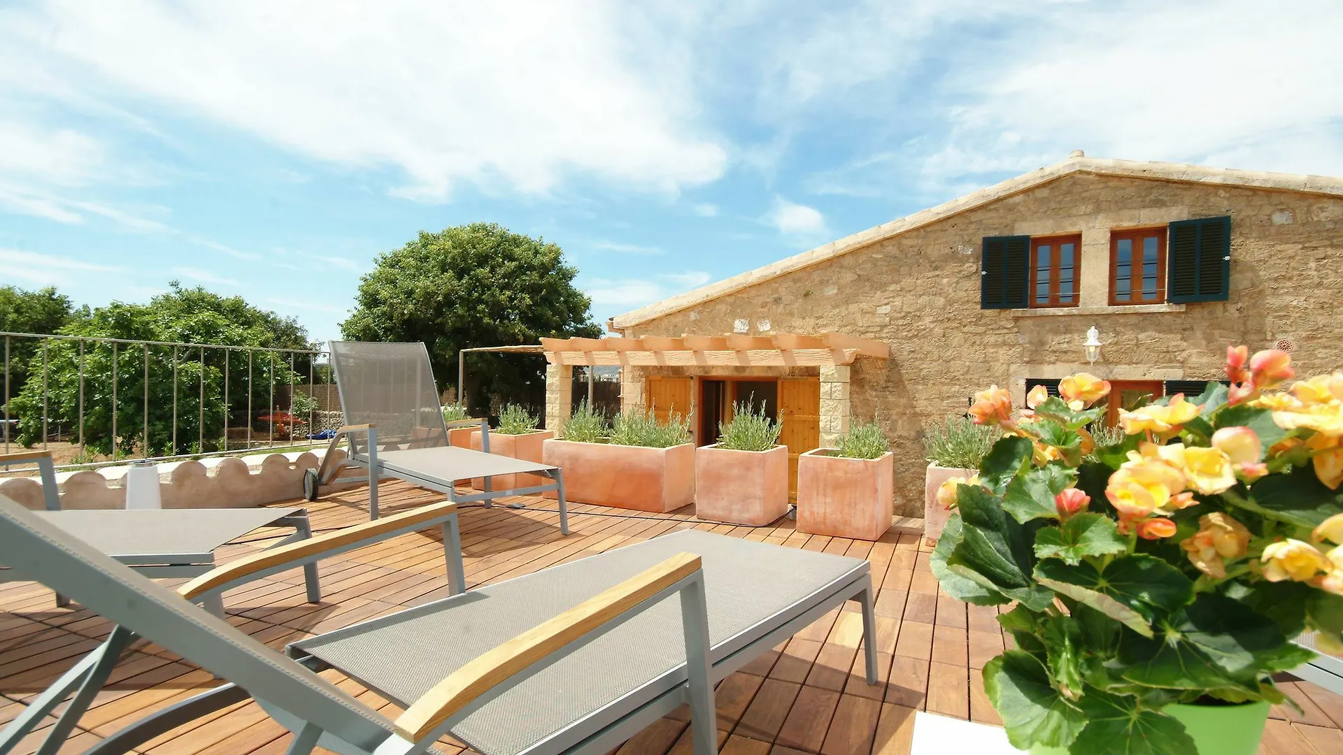 Villa Barcares Petit, piscina, jardines junto a playa en Alcudia