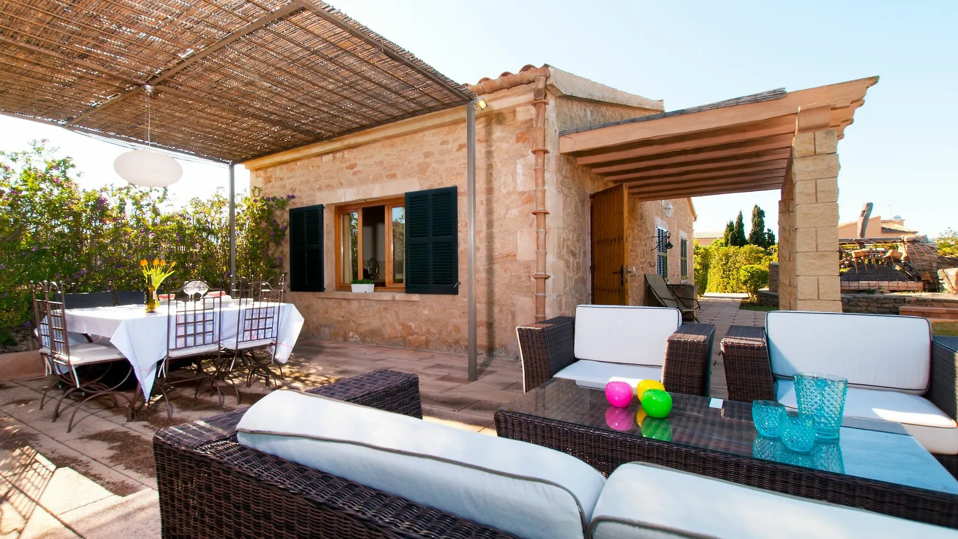 Villa Barcares Petit, piscina, jardines junto a playa en Alcudia